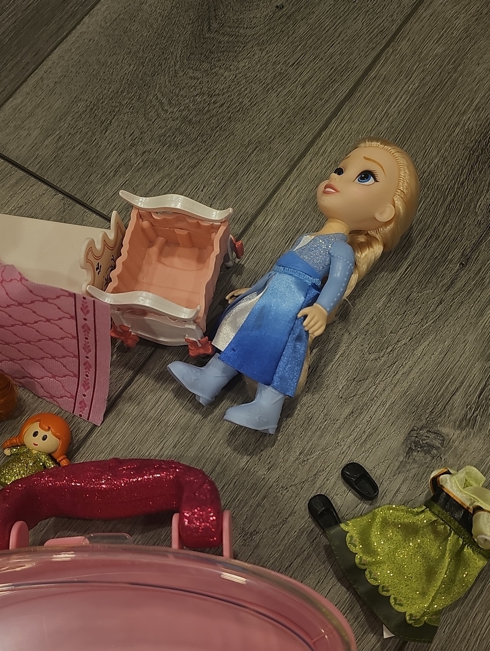 Frozen Pink Toy Doll Playset - Picture 2 of 4